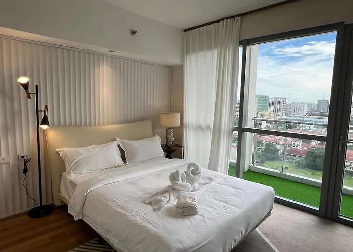 Luxurious Modern Penthouse 2br Cross Of Dreams Okada Solaire Moa Airports Manila