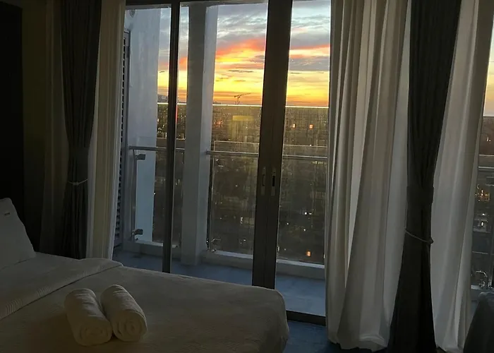 Luxurious Modern Penthouse 2br Cross Of Dreams Okada Solaire Moa Airports Apartamento Manila